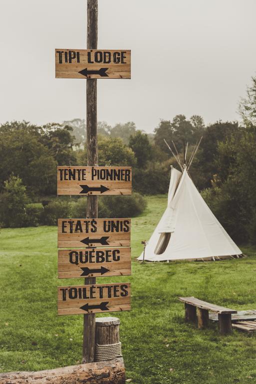 Les Tipis Du Bonheur De Vivre Hotel Brûlon Buitenkant foto